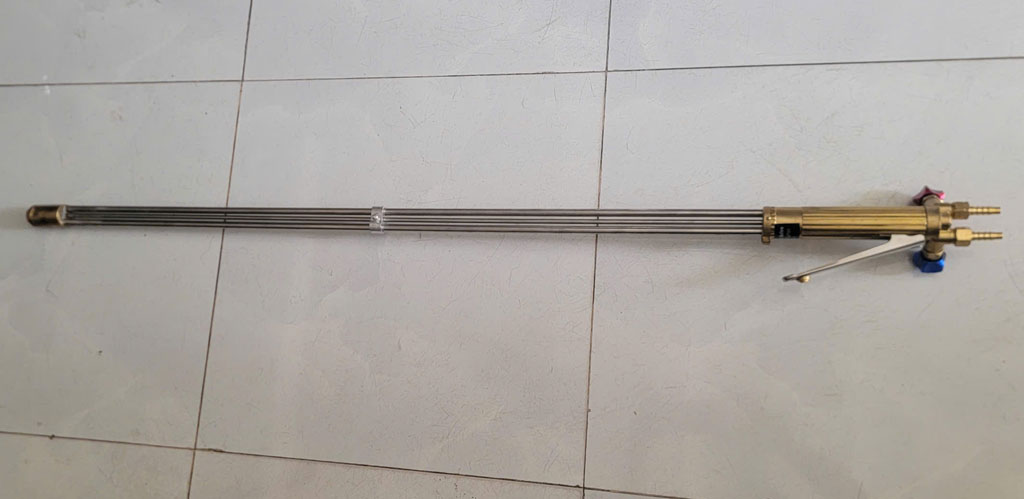 mỏ cắt gi&oacute; đ&aacute; oxy gas thảng 3 ống tay b&oacute;p