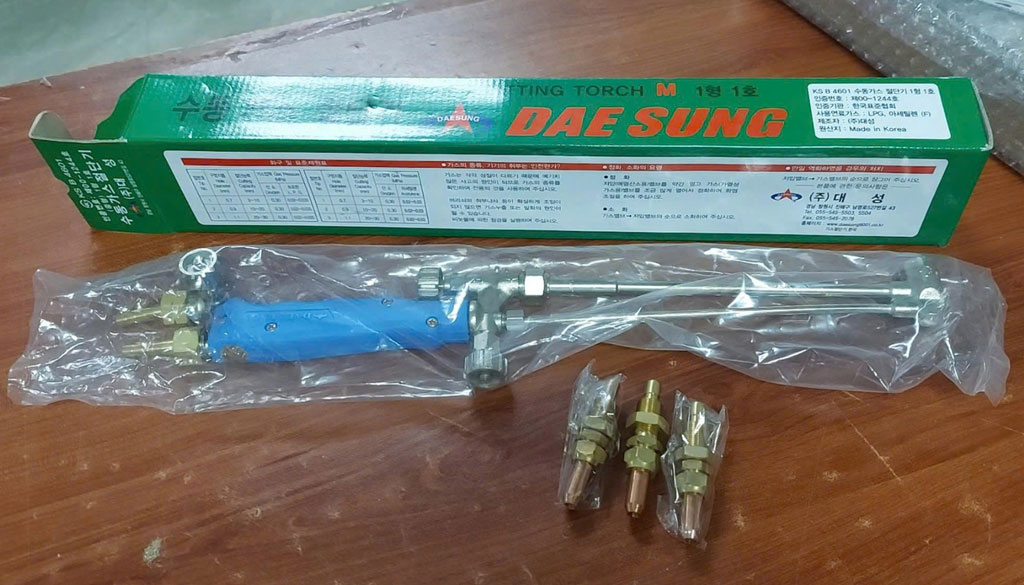 Địa chỉ b&aacute;n tay cắt daesung, mỏ căt daesung tai Hanoi Saigon