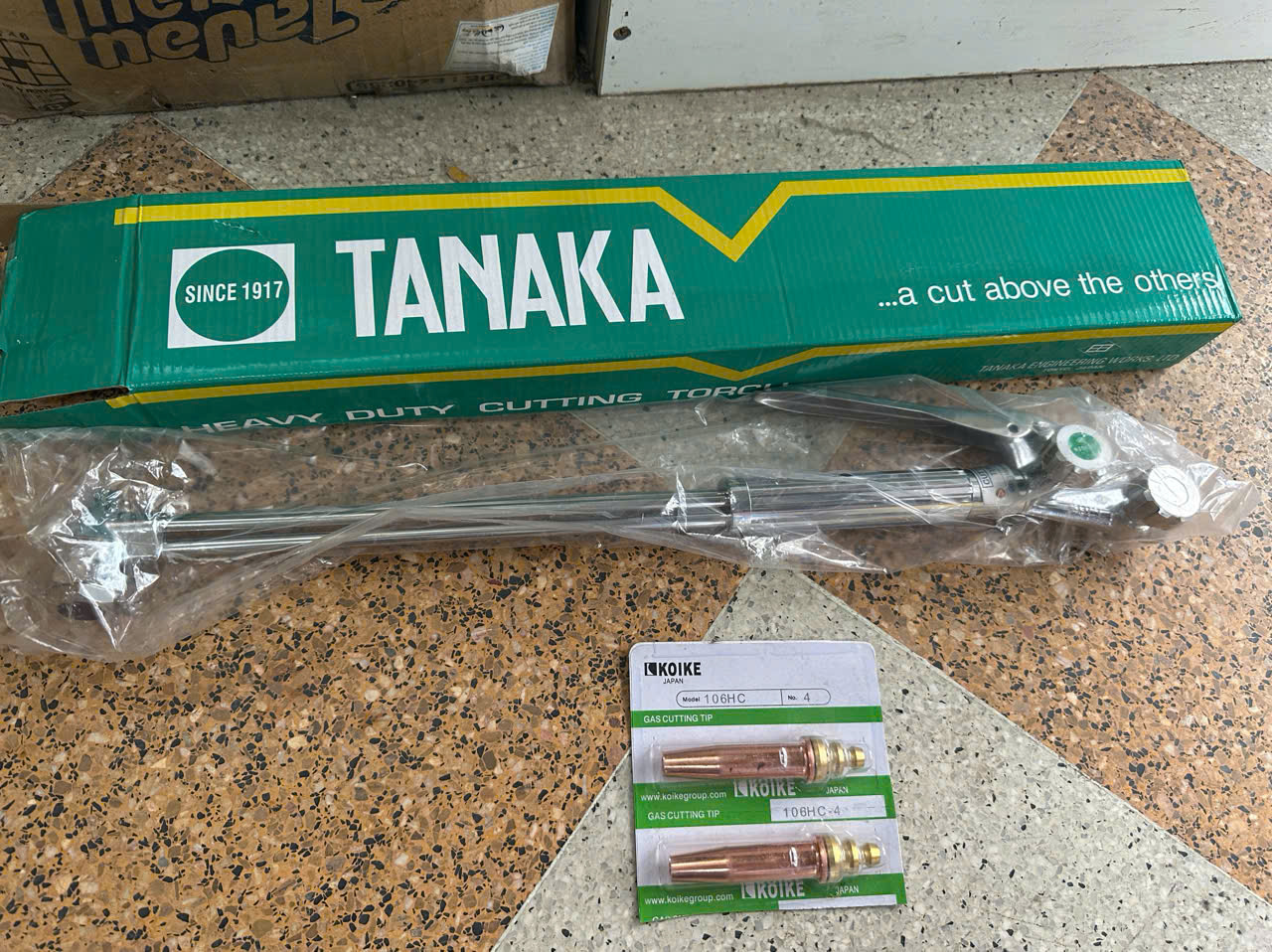 Địa chỉ b&aacute;n tay cắt oxy gas TNK Tanaka tại H&agrave; Nội HCM