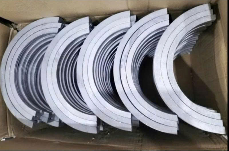 địa chỉ bán má kẹp ống nhựa HDPE tại Hà Nội HCM